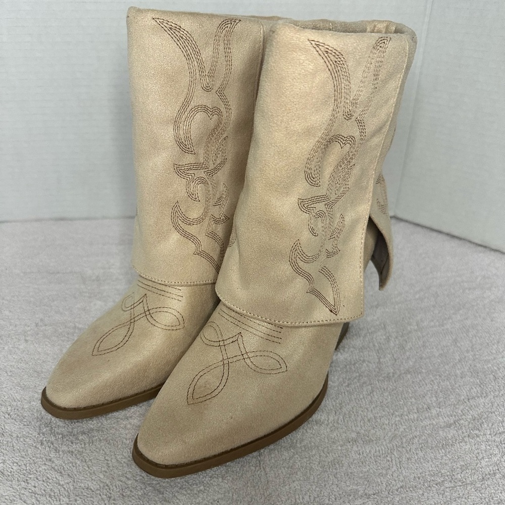 Dream Pairs Womens Fold Over Embroidered Cowgirl Boots Beige Suede Size 6 - Picture 1 of 6